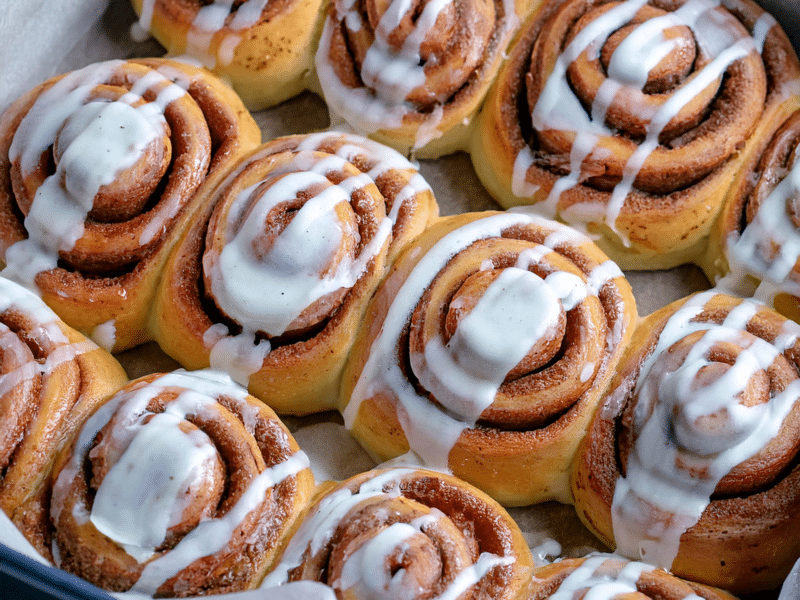 Her er den hemmelige opskrift på kanelsnegle som bageren laver dem – Alle elsker dem!